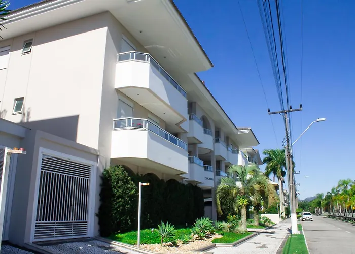 Jurerê In 4 dormitórios com ótima localização