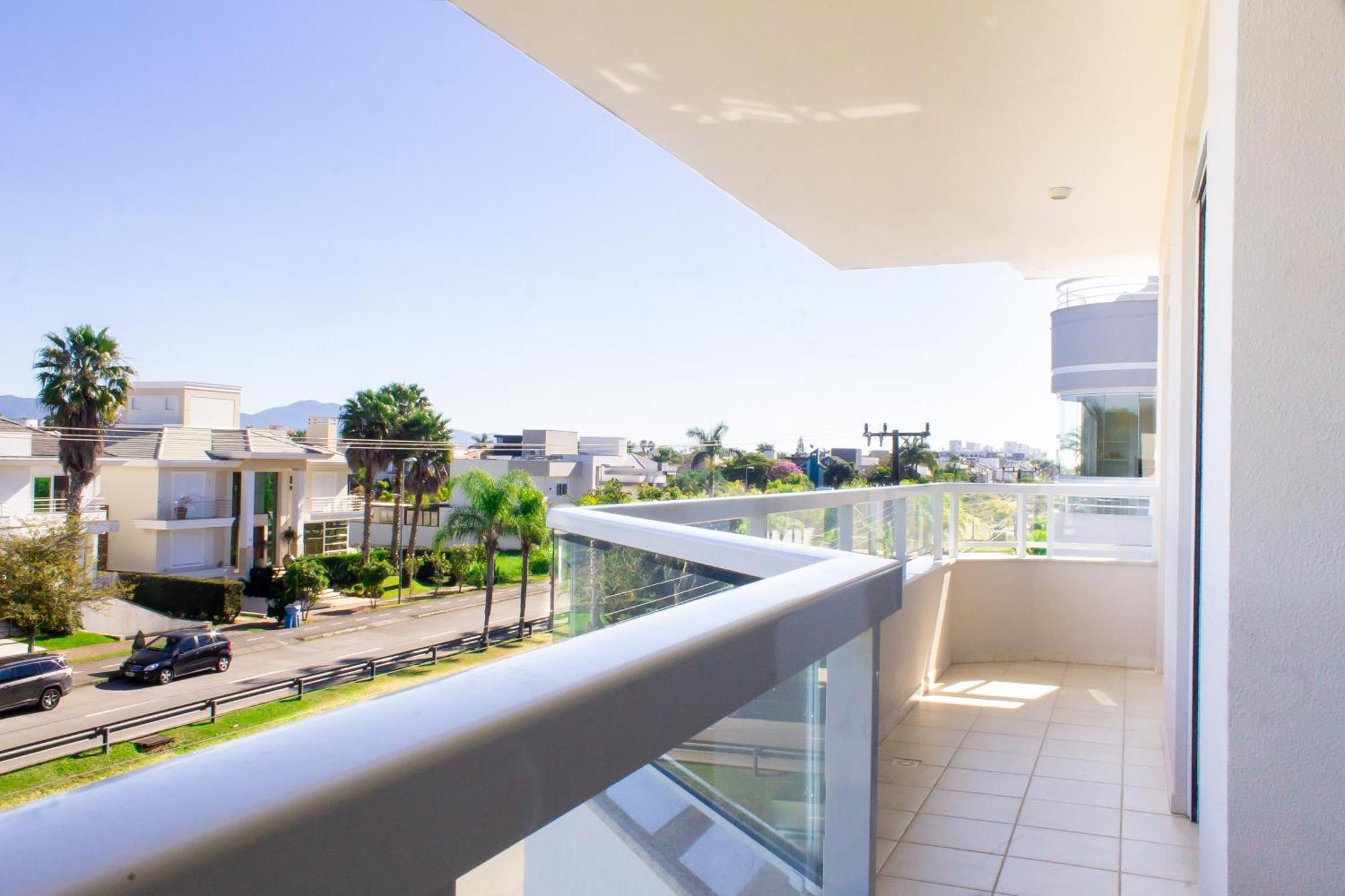 Jurerê In 4 Dormitórios Com ótima Localização Apartamento