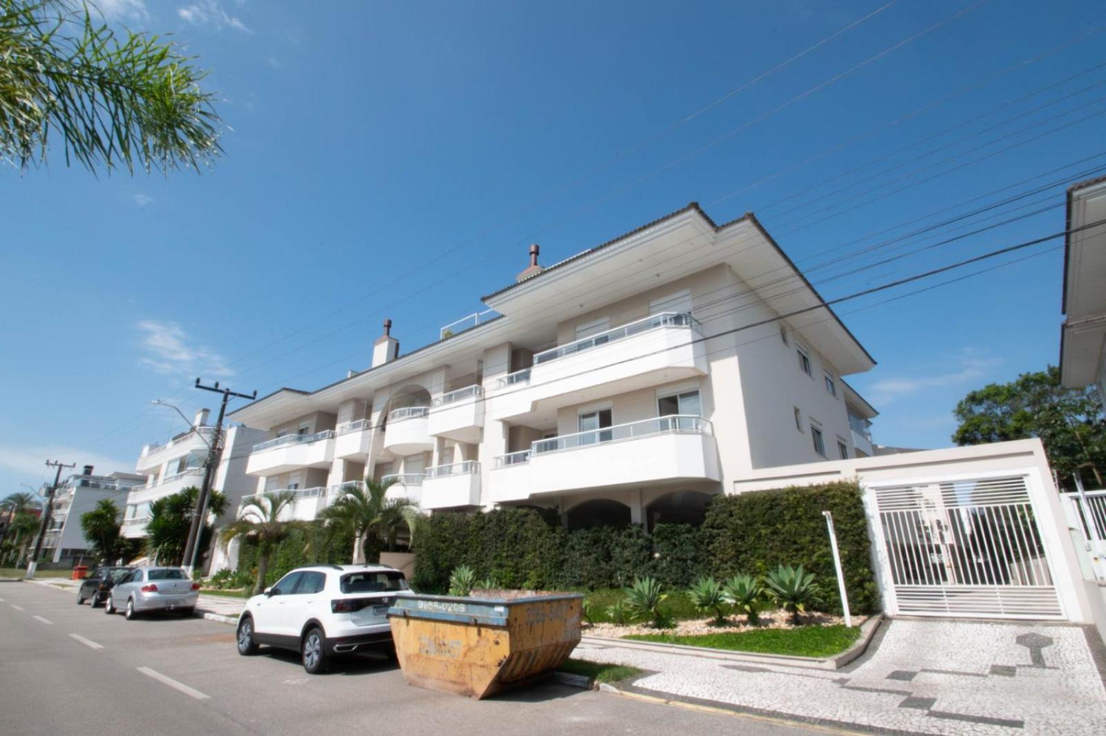 Jurerê In 4 Dormitórios Com ótima Localização *
